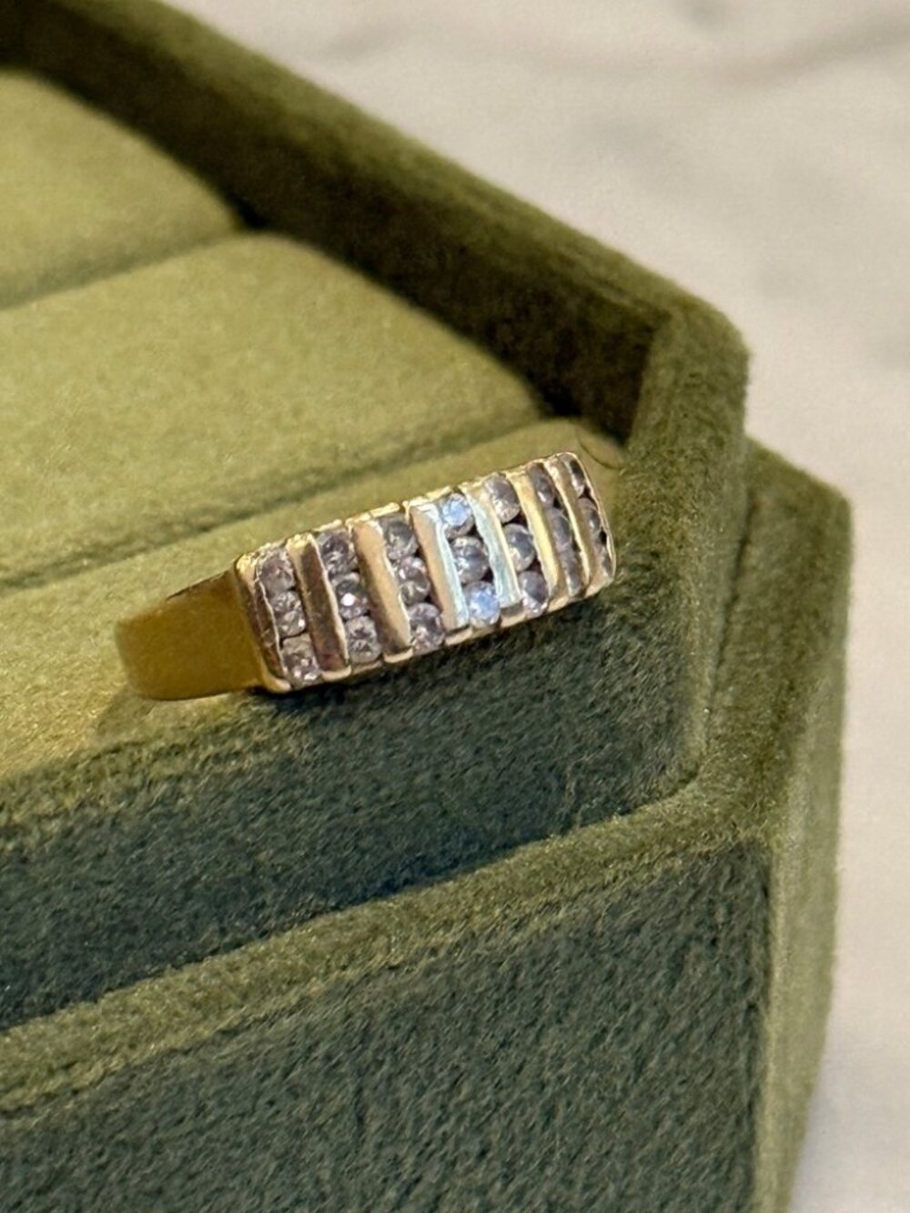 10k GOLD & DIAMOND Two-Row Cluster Band Ring, Circa 1980s–90s